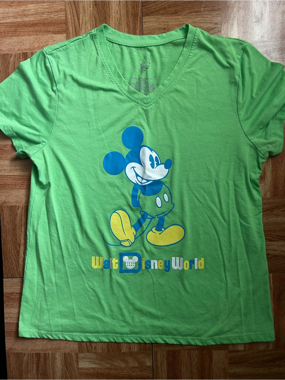 Mickey Mouse Women’s Shirt Green Medium Disney Parks spring Walt Disney World